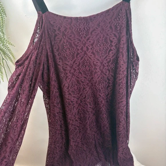 Xhilaration Dress or long top. Long sleeve. Cold shoulder. Merlot colour . XXL - Picture 14 of 14